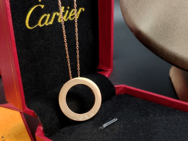 カルティエ「Cartier」ラブ ディスク ダイヤモンド ペンダント ネックレス