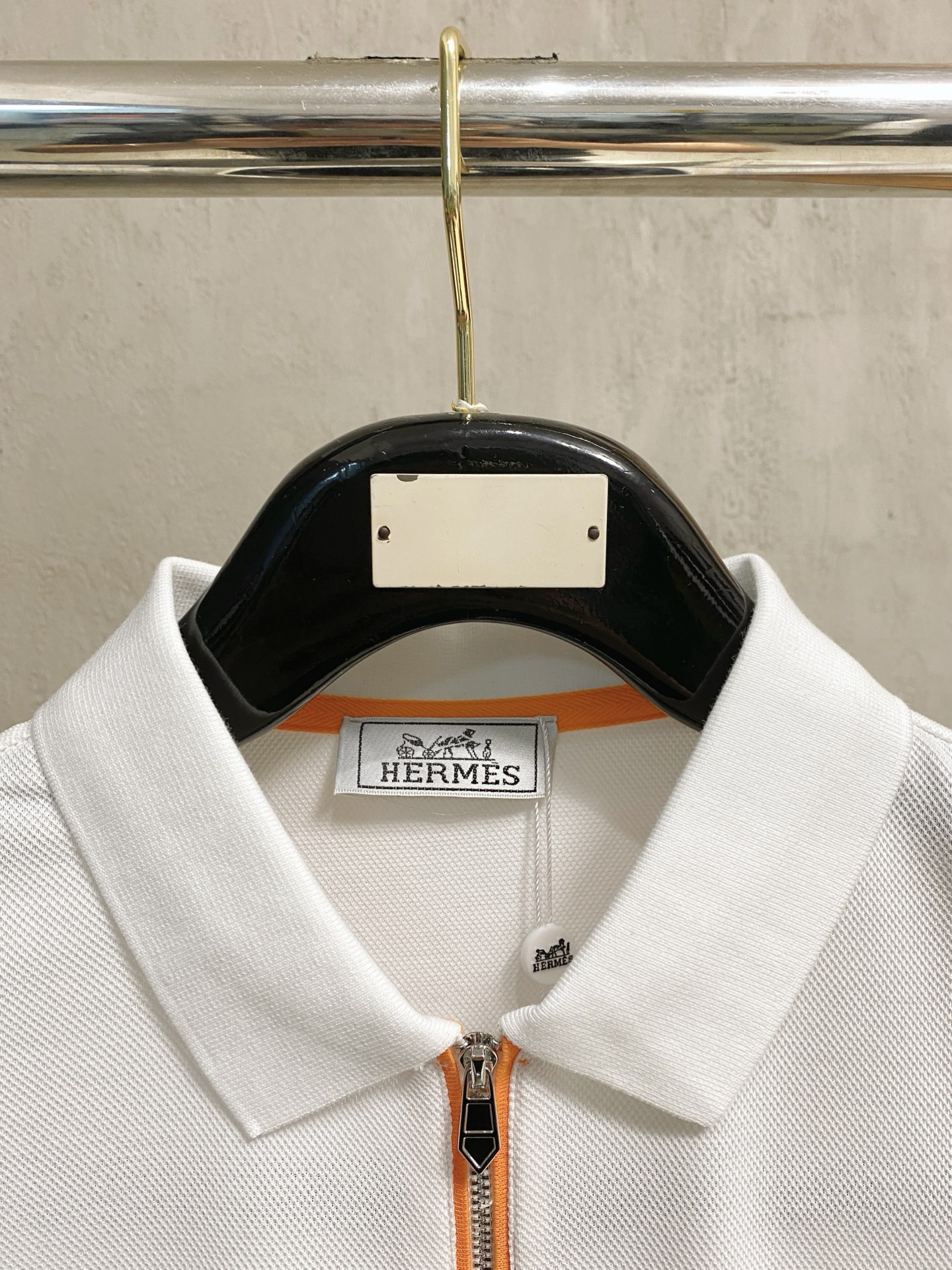 エルメス「Hermès」2025 サマーコレクション メンズ ロゴ入りポロシャツ