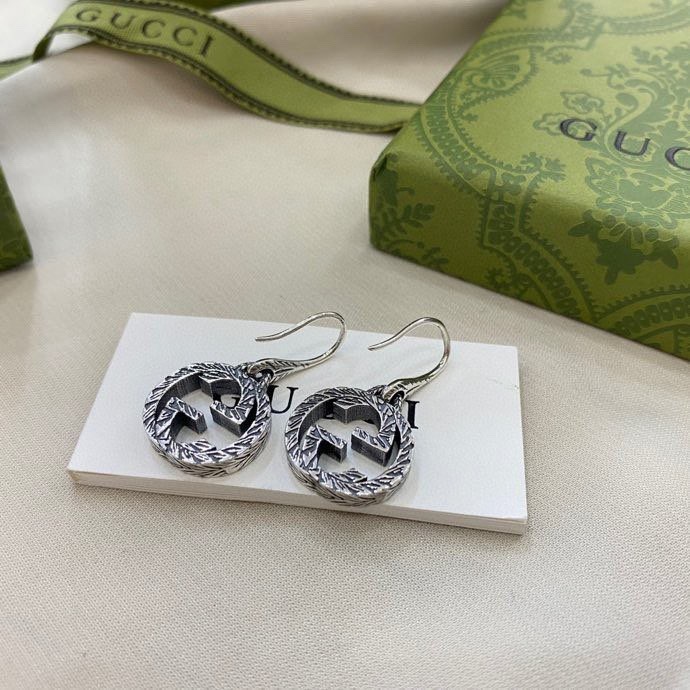 グッチ「Gucci」 Interlocking 双G ピアス（フックタイプ）