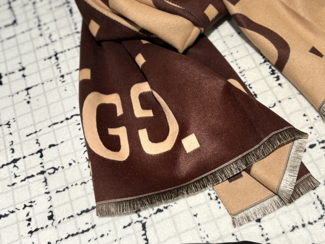 グッチ「Gucci」GG ダブルジャカード ウールマフラー
