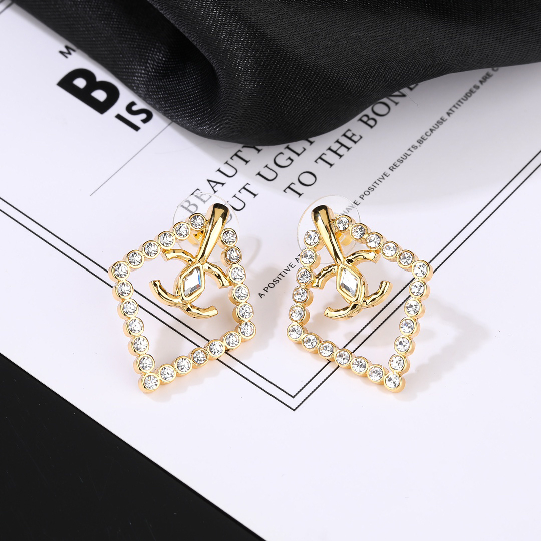 シャネル「Chanel」 クアドリラテラル ピアス