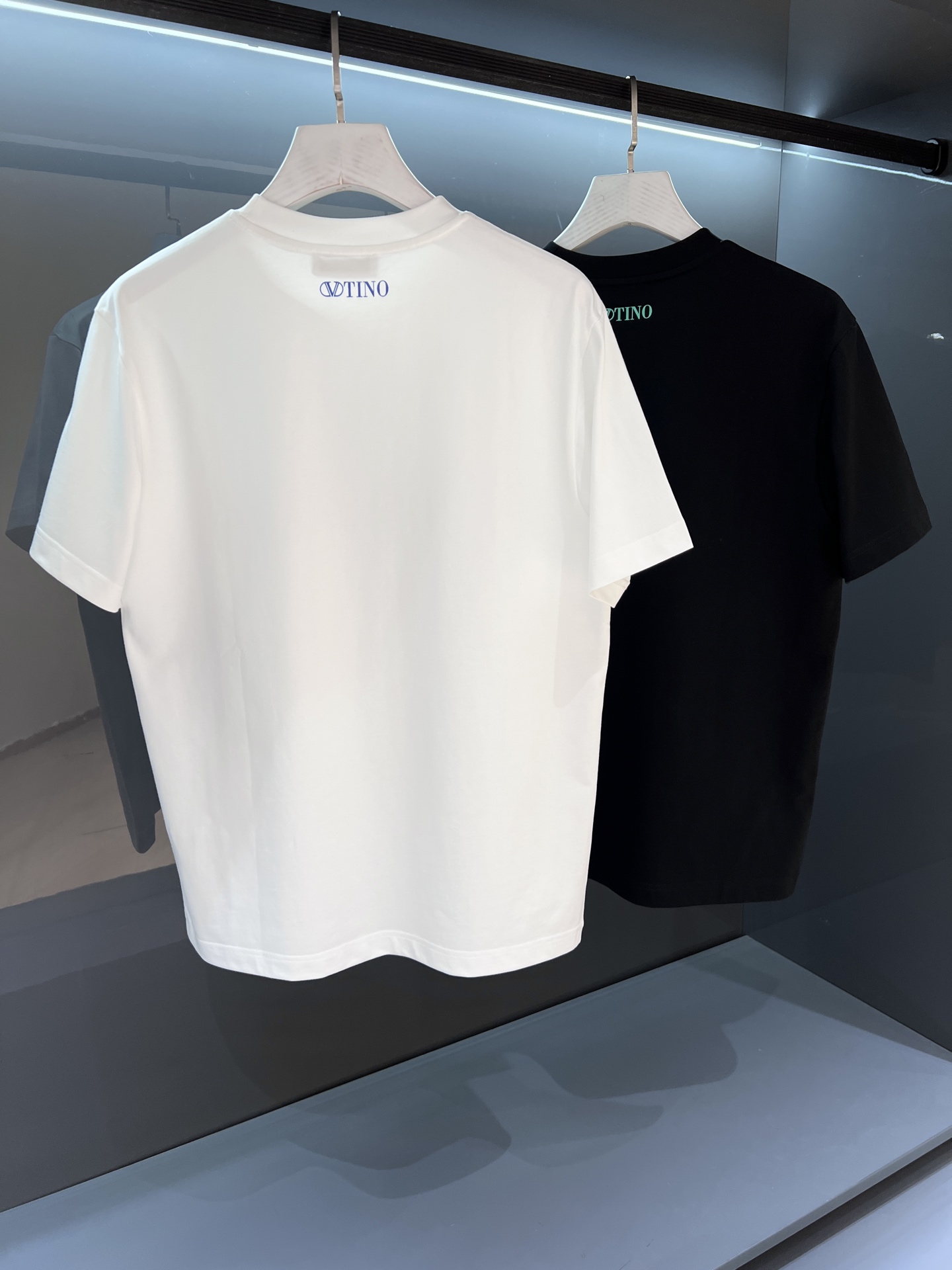 ヴァレンティノ「Valentino」メンズクルーネック半袖Tシャツ