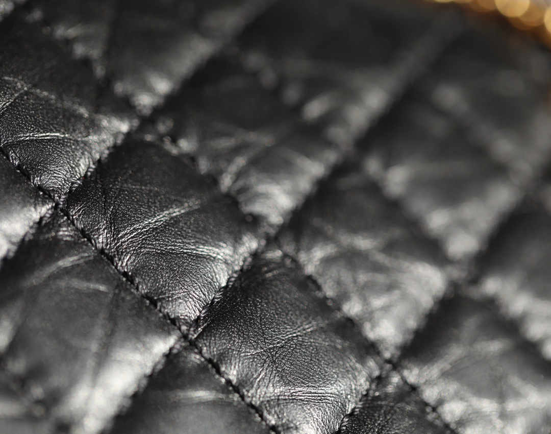 シャネル「Chanel」クラシック フラップバッグ ミディアム