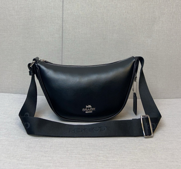 コーチ「Coach」 Ace 月牙型ショルダーバッグ