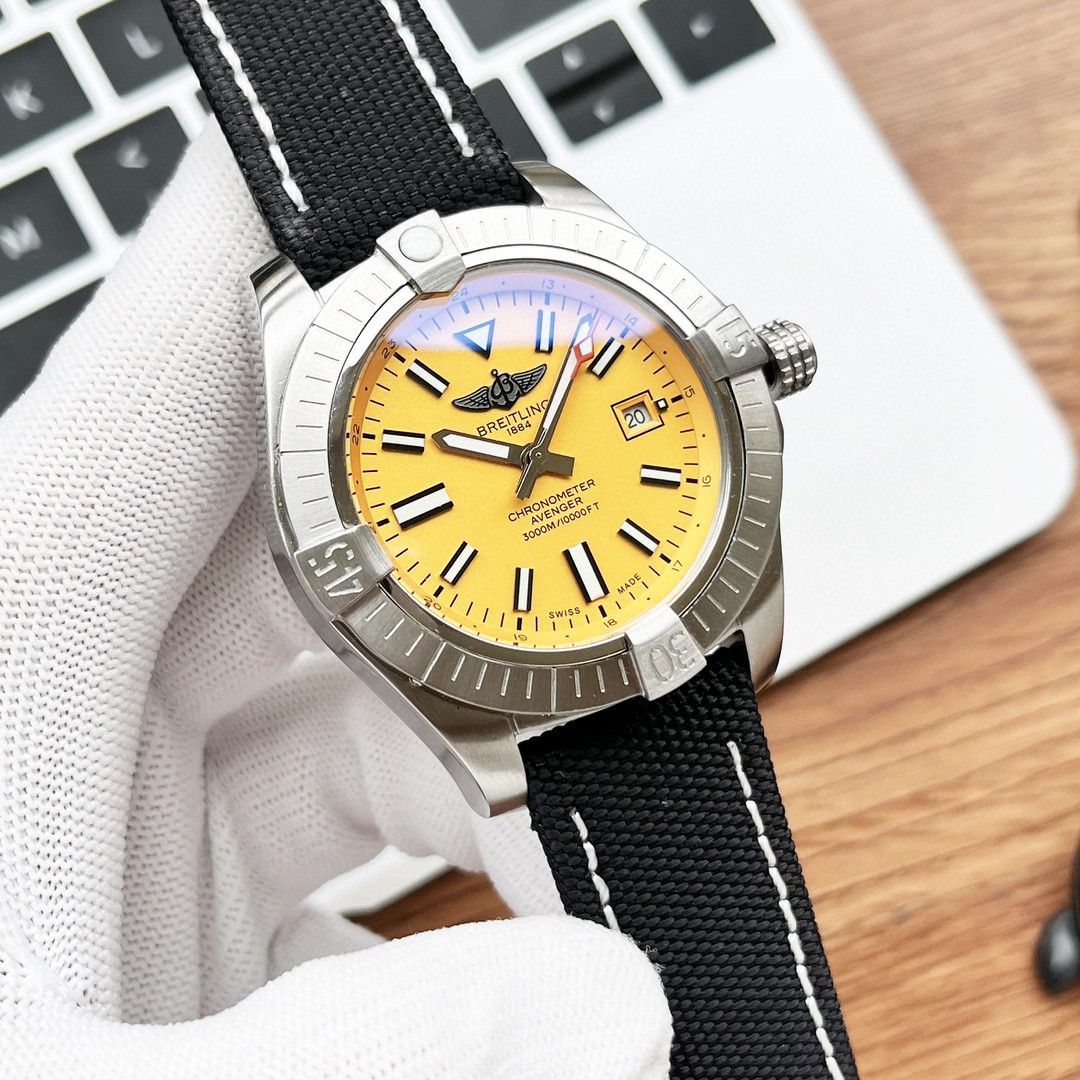 ブライトリング［Breitling］アベンジャー オートマティック43mm 腕時計