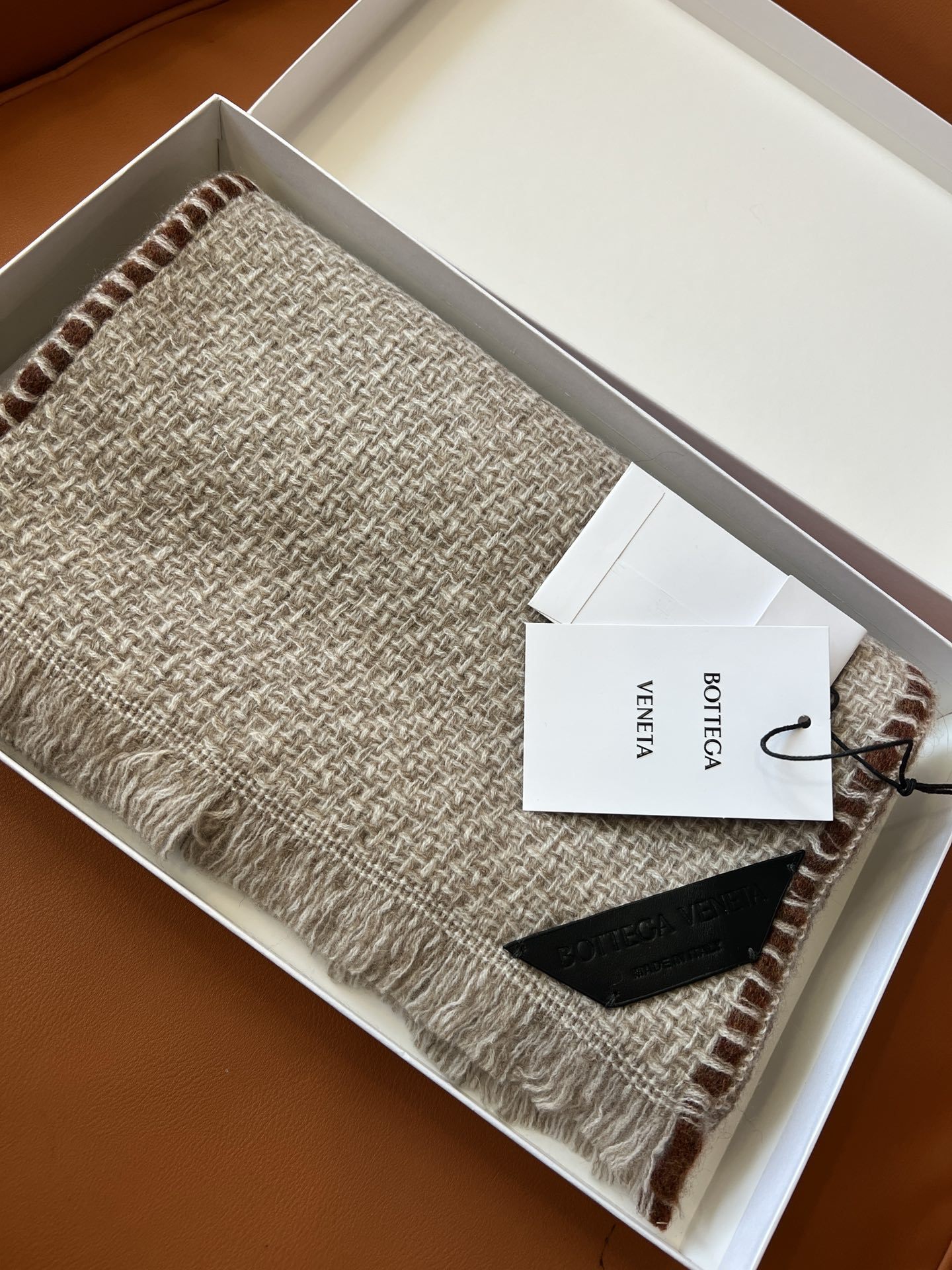 ボッテガ ヴェネタ「Bottega Veneta」イントレチャート キャシュミール マフラー30x180cm