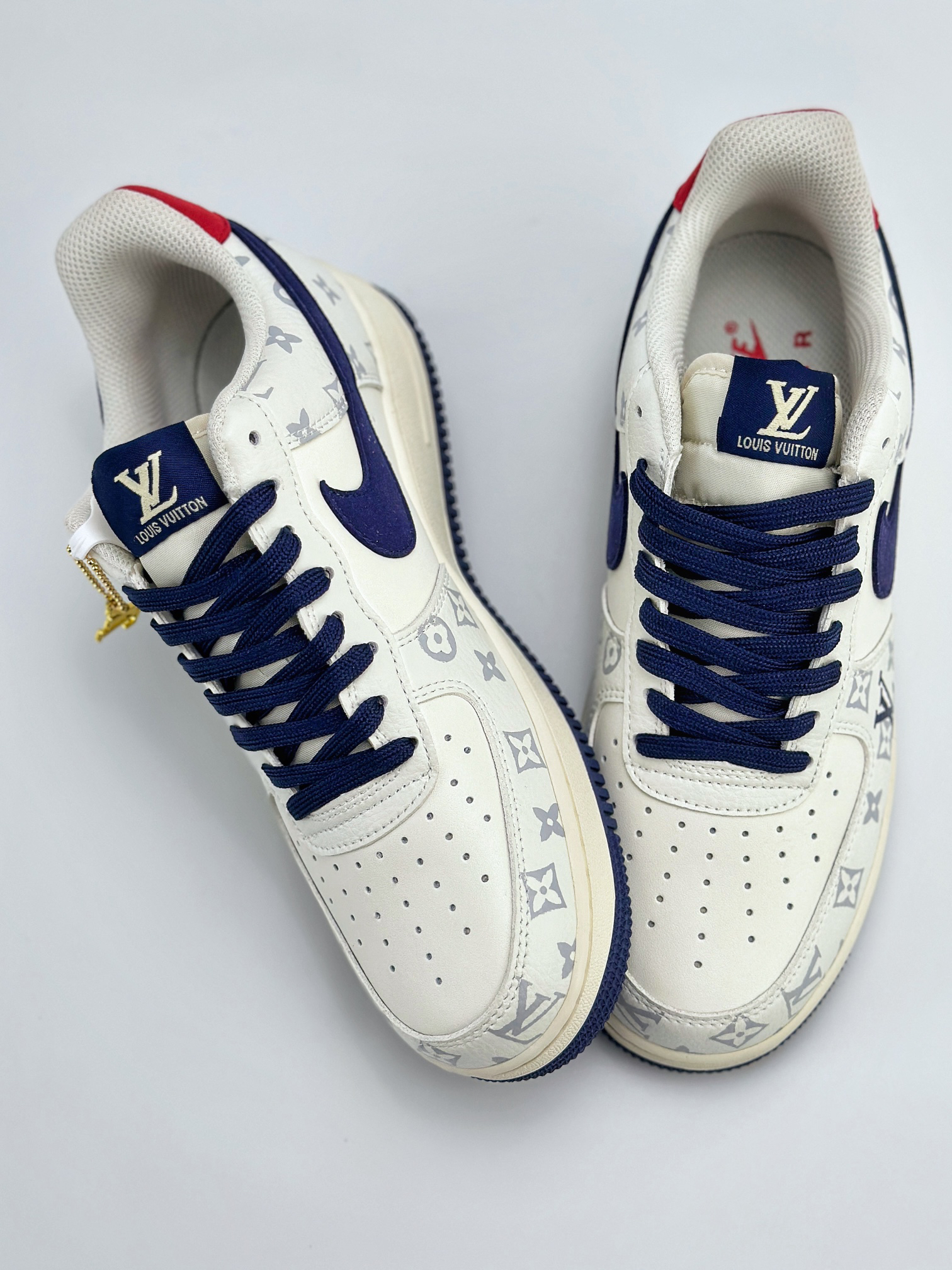 「コラボモデル」Louis Vuitton x Nike Air Force 1 Low スニーカー