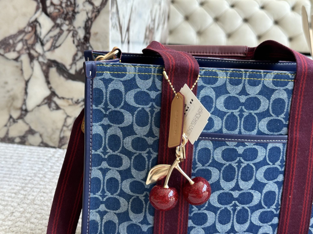 コーチ「Coach」定番ロゴ入りショッピングバッグトートバッグ