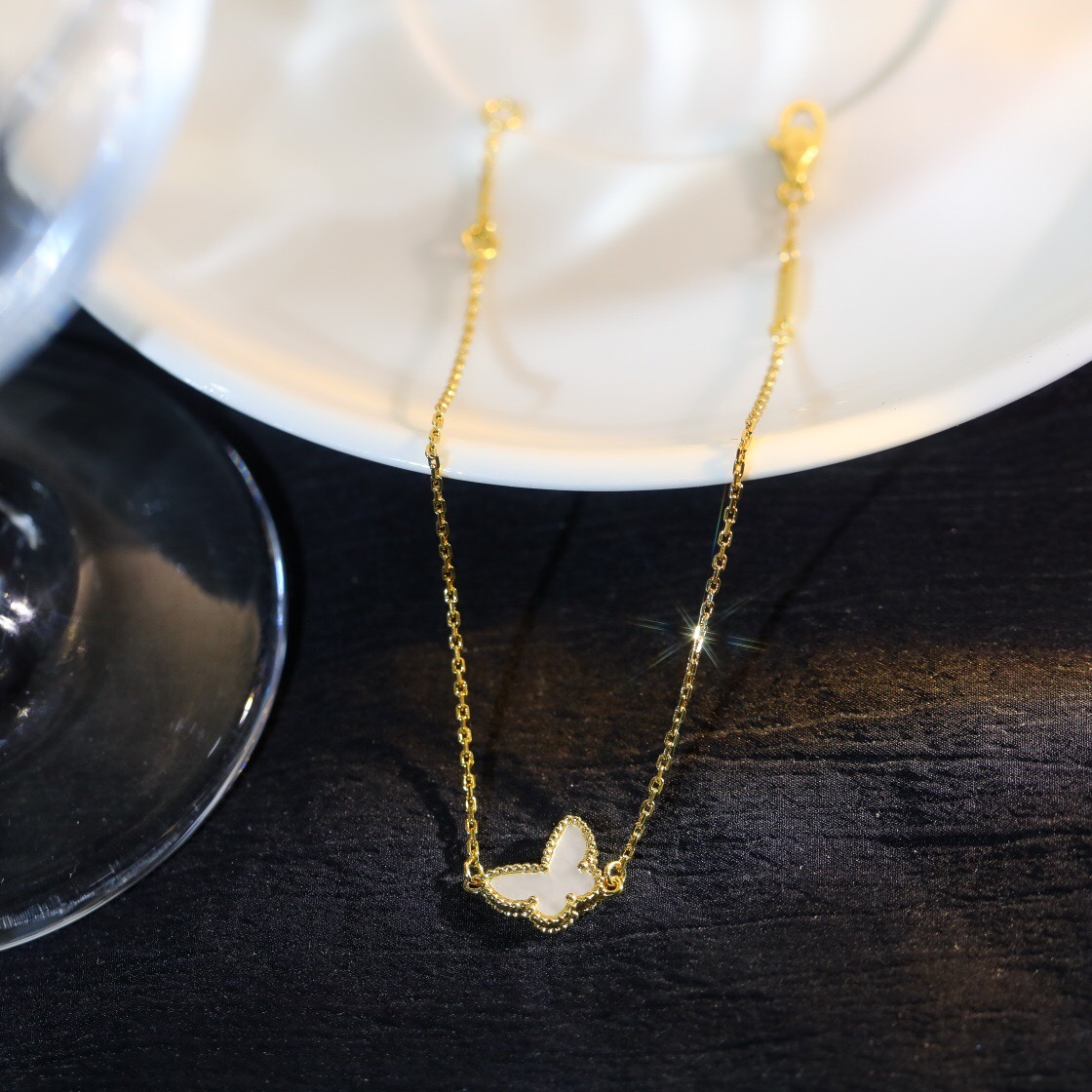 ヴァン クリーフ＆アーペル「Van Cleef & Arpels」 Butterfly マザーオブパール 18Kホワイトゴールド ブレスレット17cm