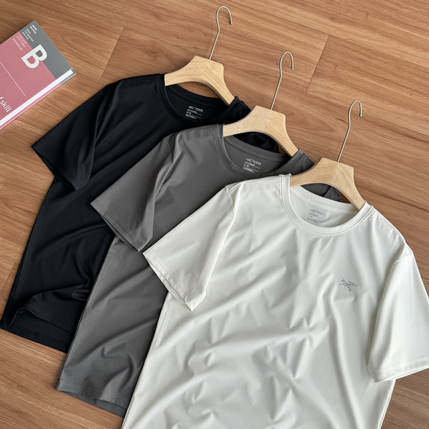 【ワンフォーワン】アークテリクス「ARC'TERYX」Motus クルーネック 速乾Tシャツ（メンズ）【在庫僅少】