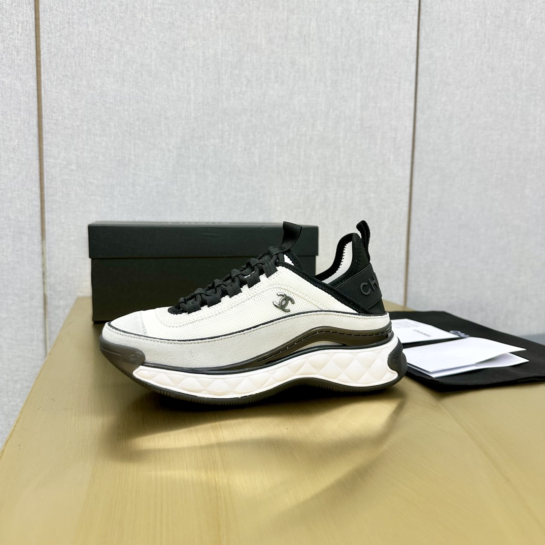 シャネル「Chanel」2023 クルーズコレクション プレミアムレザースニーカー