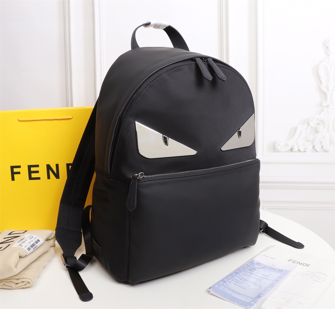 フェンディ「Fendi」 メンズ ラージバックパック