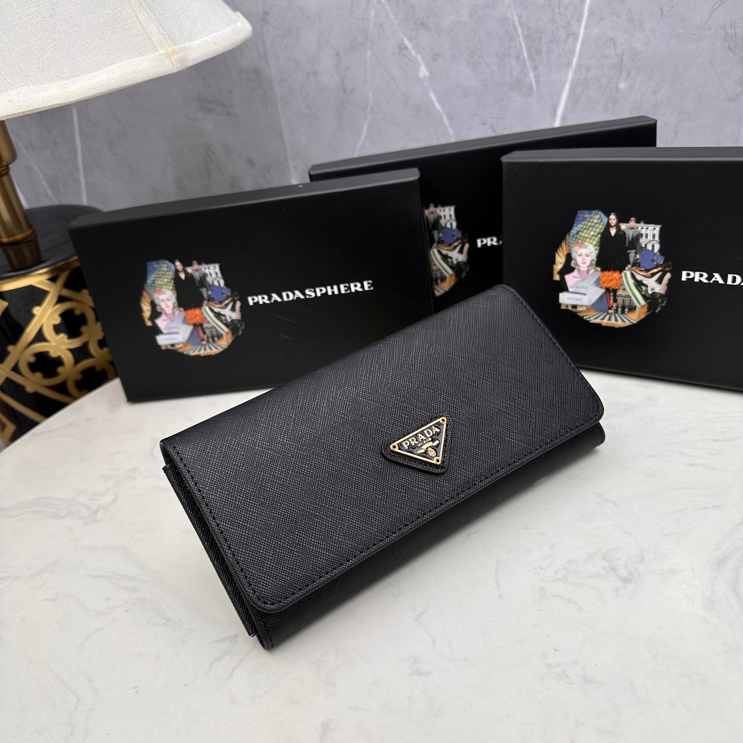 プラダ「Prada」サフィアーノ メタル クラシック ウォレット
