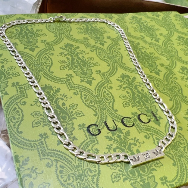 グッチ「Gucci」 Anger Forest ダブルGペンダントネックレス