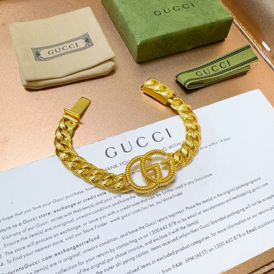 グッチ「Gucci」グッチ インターロッキングC ブレスレット