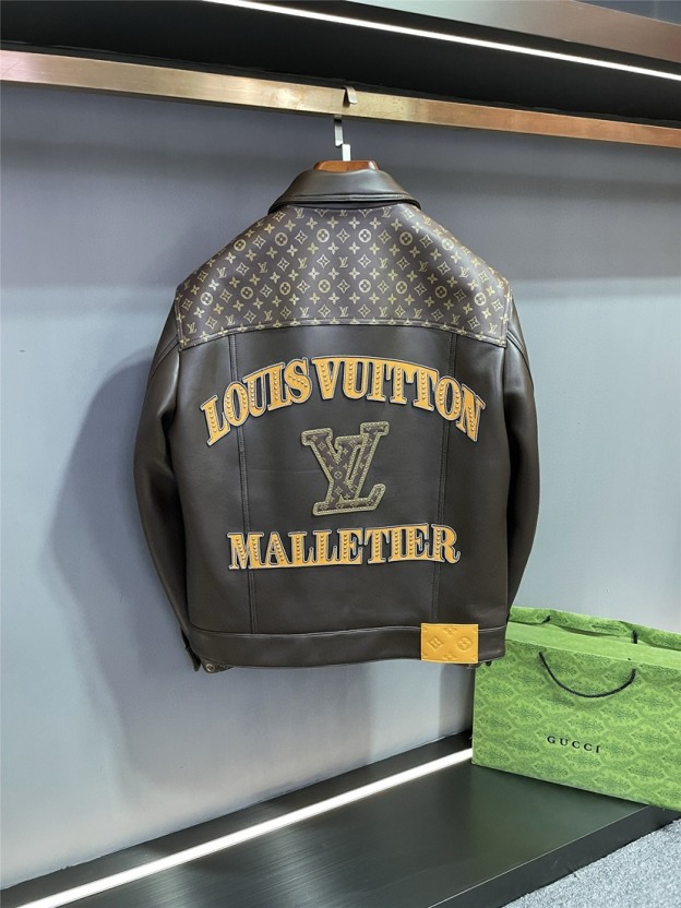 ルイ・ヴィトン「Louis Vuitton」羊の皮のコート