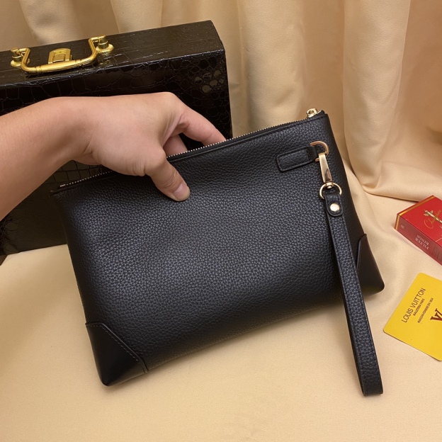 ルイ・ヴィトン「Louis Vuitton」ブラック レザー フラット ポシェット