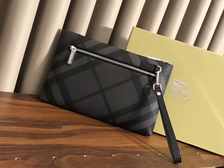 バーバリー「Burberry」メンズ ビジネスカジュアル ポシェット