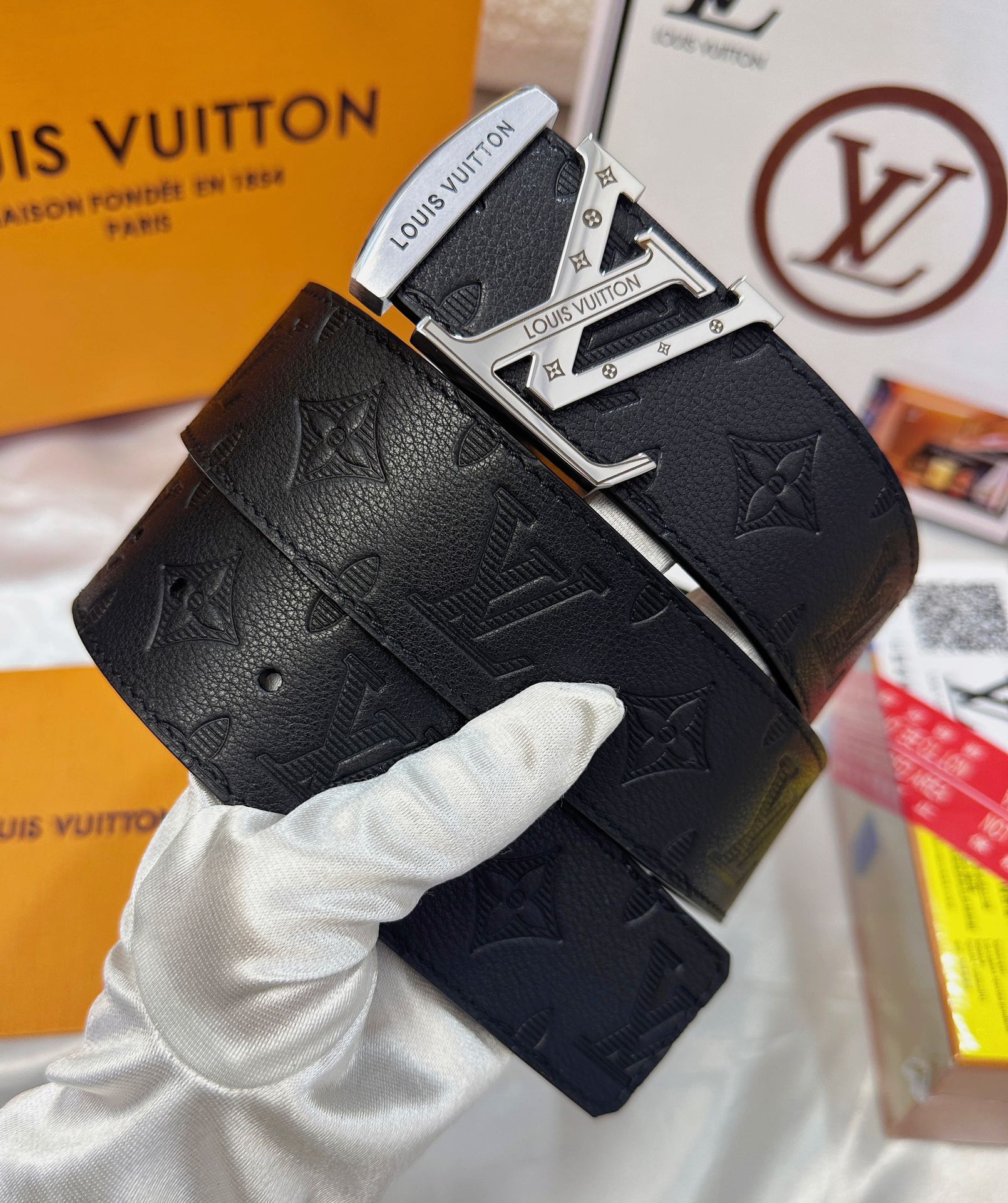 ルイ・ヴィトン「Louis Vuitton」モノグラム エンボス レザー リバーシブル ベルト100CM