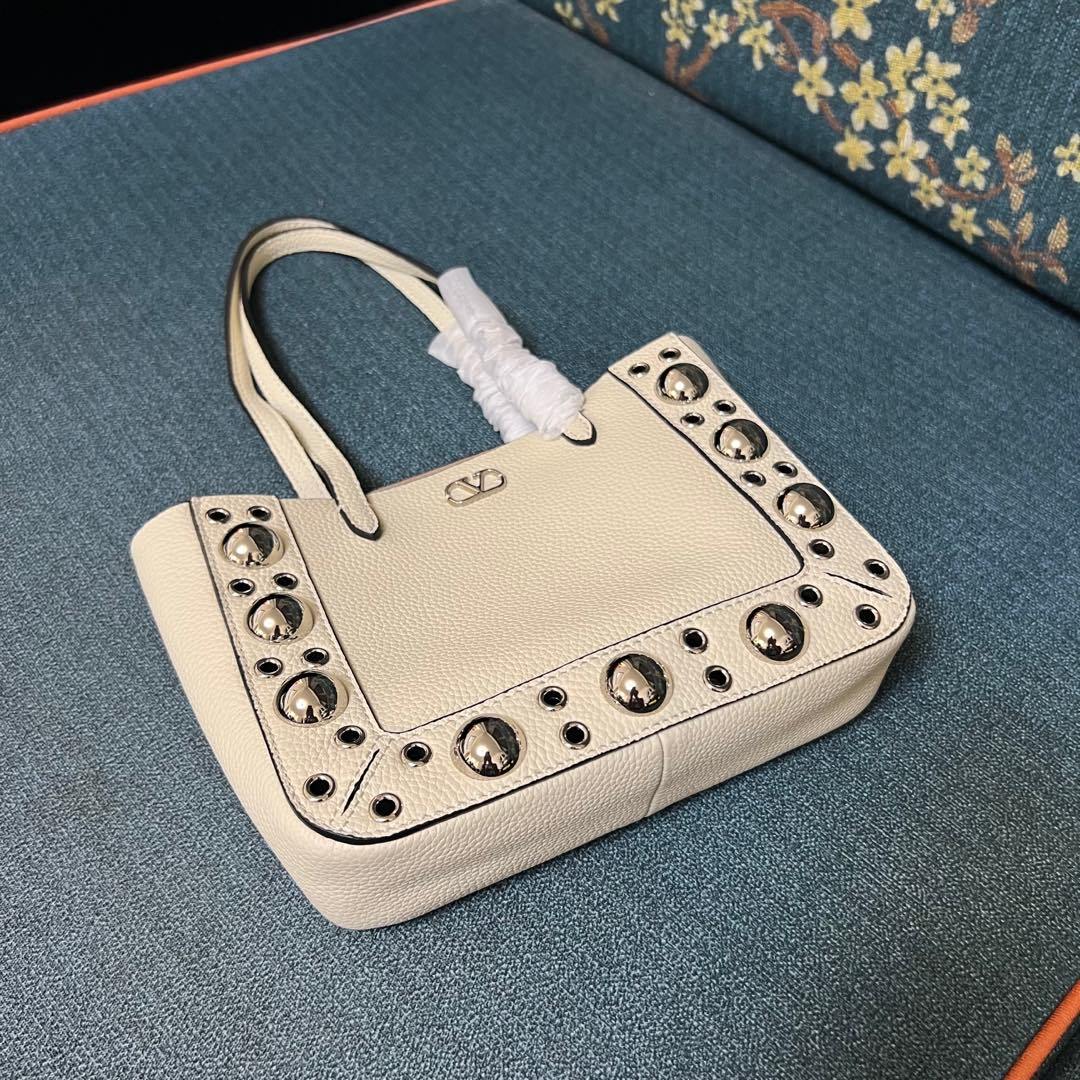 ヴァレンティノ「Valentino」ガラヴァーニ スモール レザー ハンドバッグ