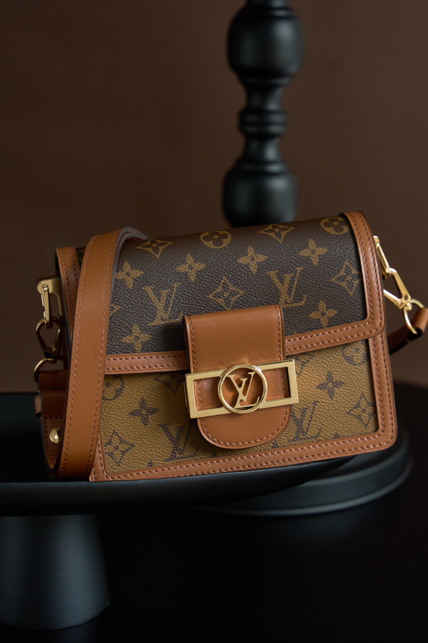 ルイ・ヴィトン「Louis Vuitton」ルイ・ヴィトン ミニ ドフィーヌ モノグラム ショルダーバッグ