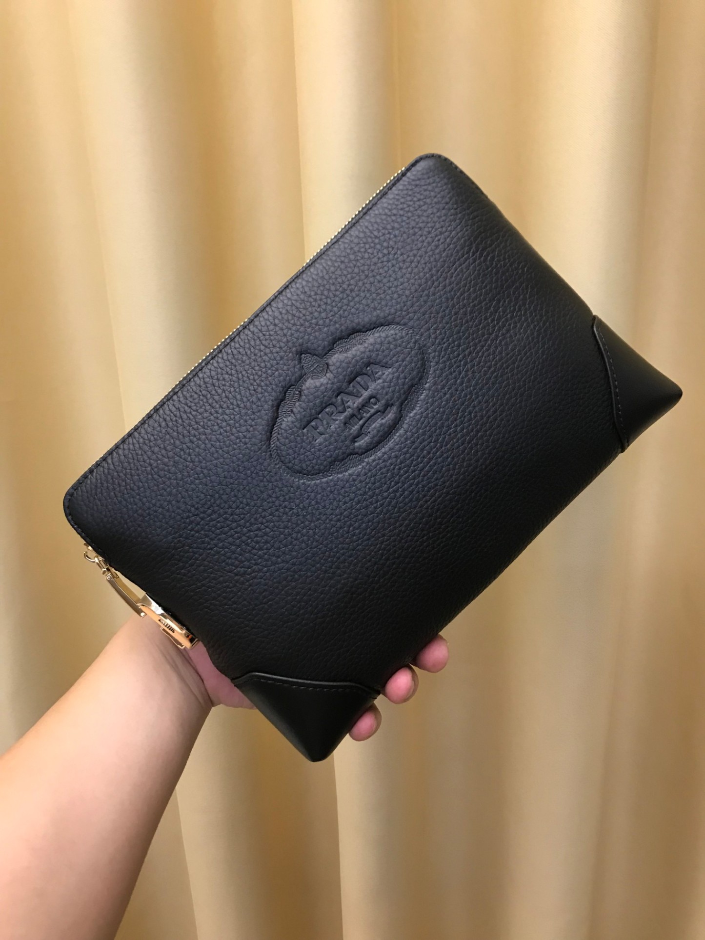 プラダ「Prada」