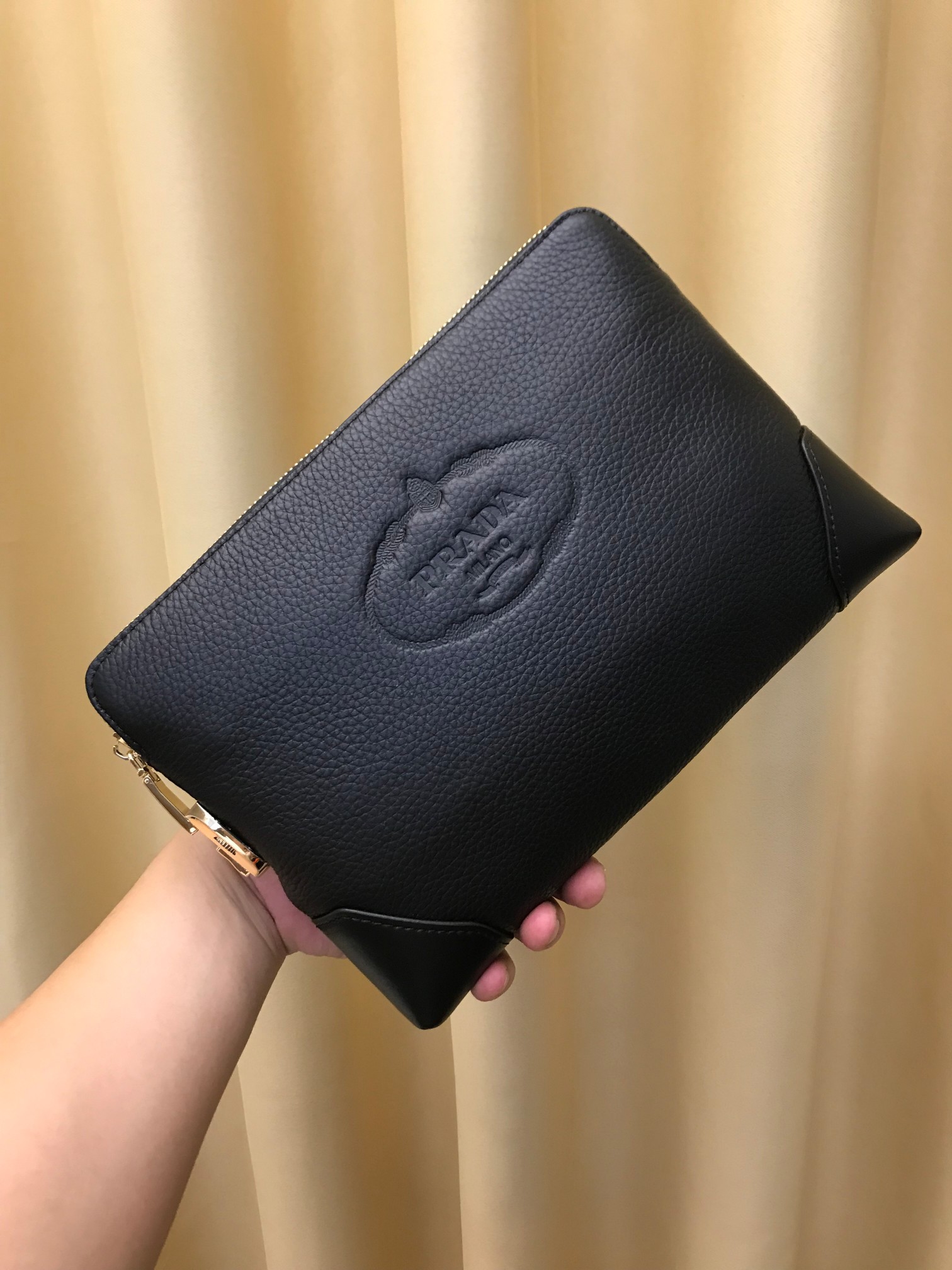 プラダ「Prada」