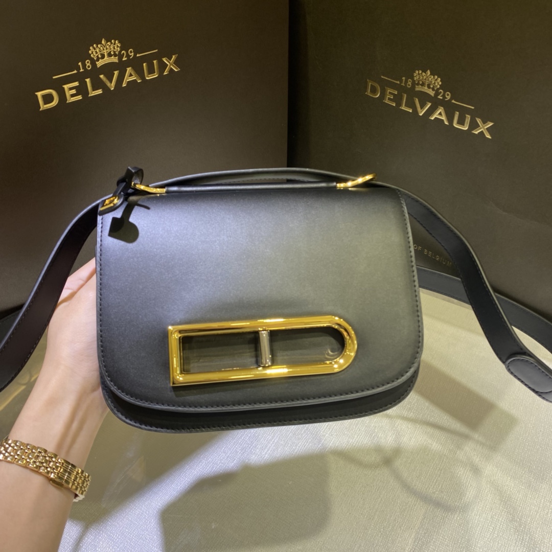 デルヴォー「Delvaux」P1100 ショルダーバッグ