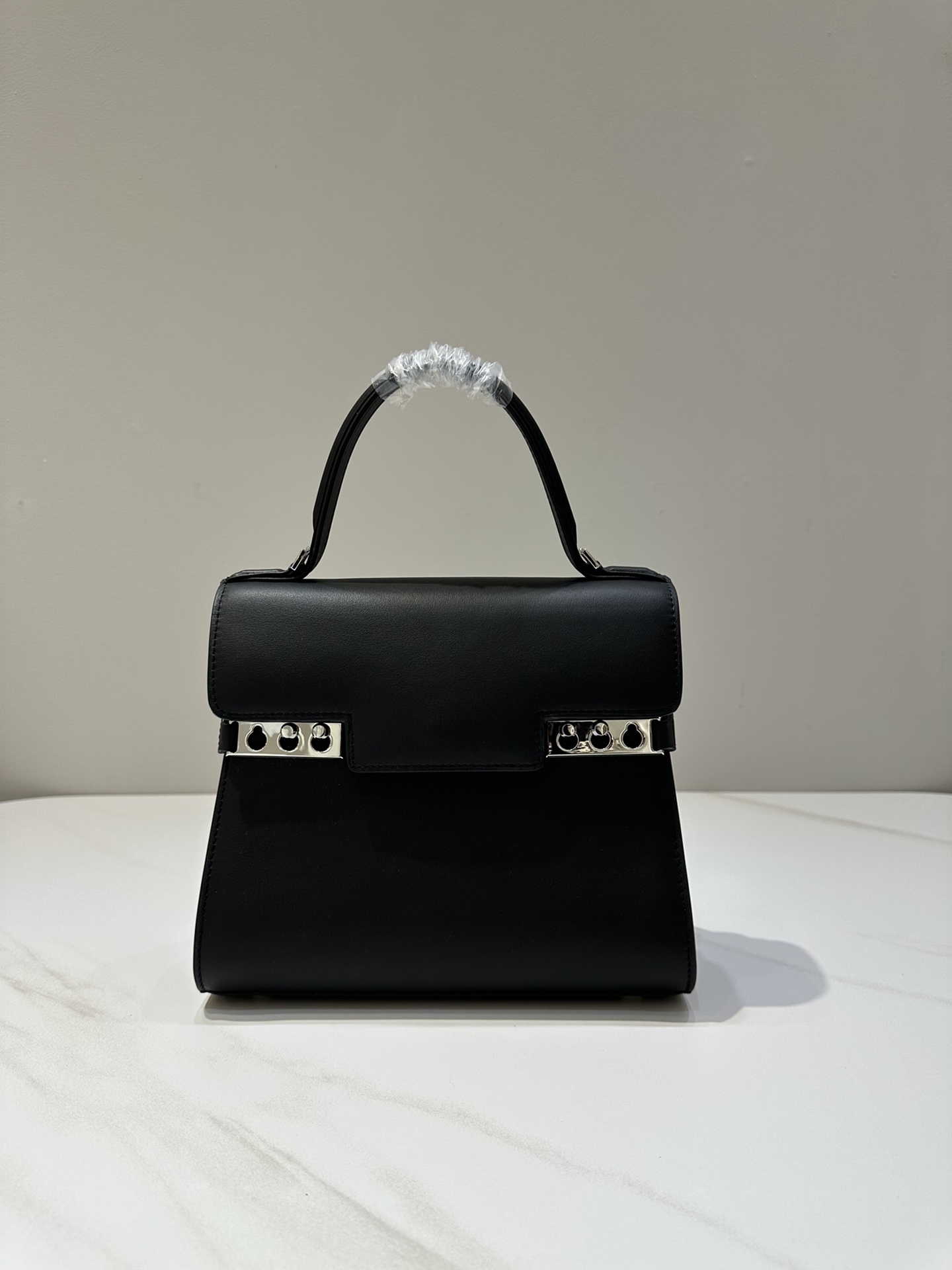 デルヴォー「Delvaux」Tempete MM 牛頸紋レザー ショルダーバッグ