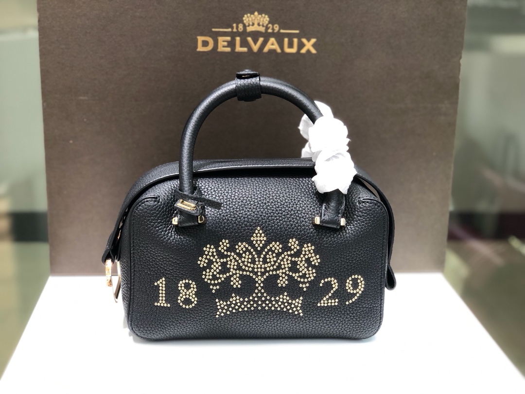 デルヴォー「Delvaux」Cool Box シリーズ ハンドバッグ
