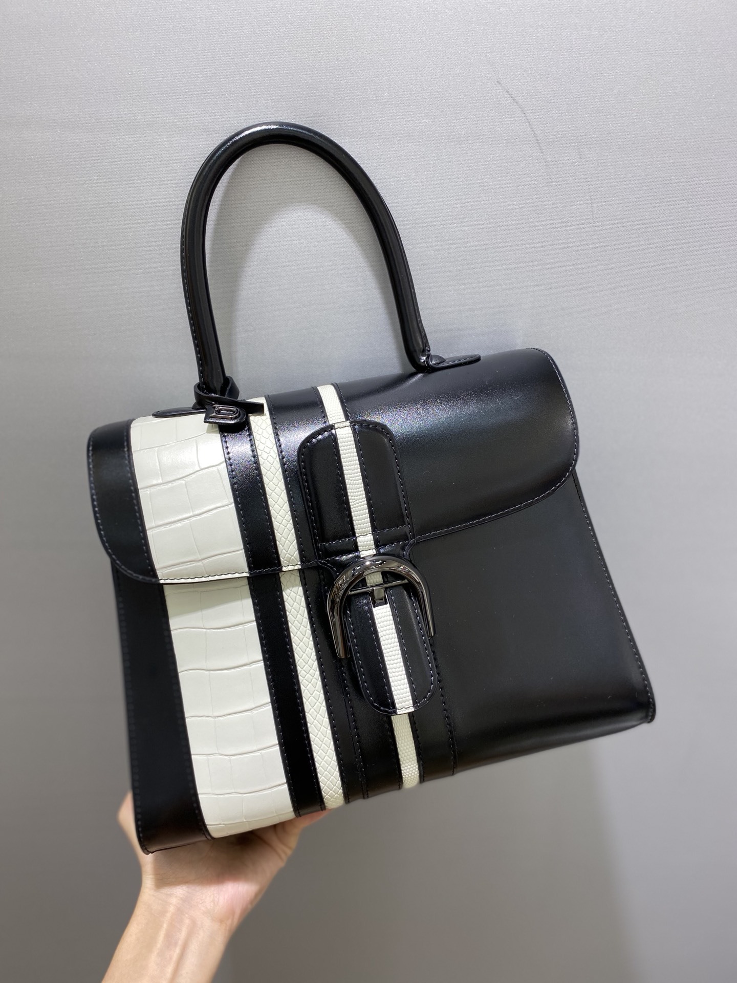 デルヴォー「Delvaux」 BL シリーズ ボックスレザー＆ホワイトリザード ハンドバッグ