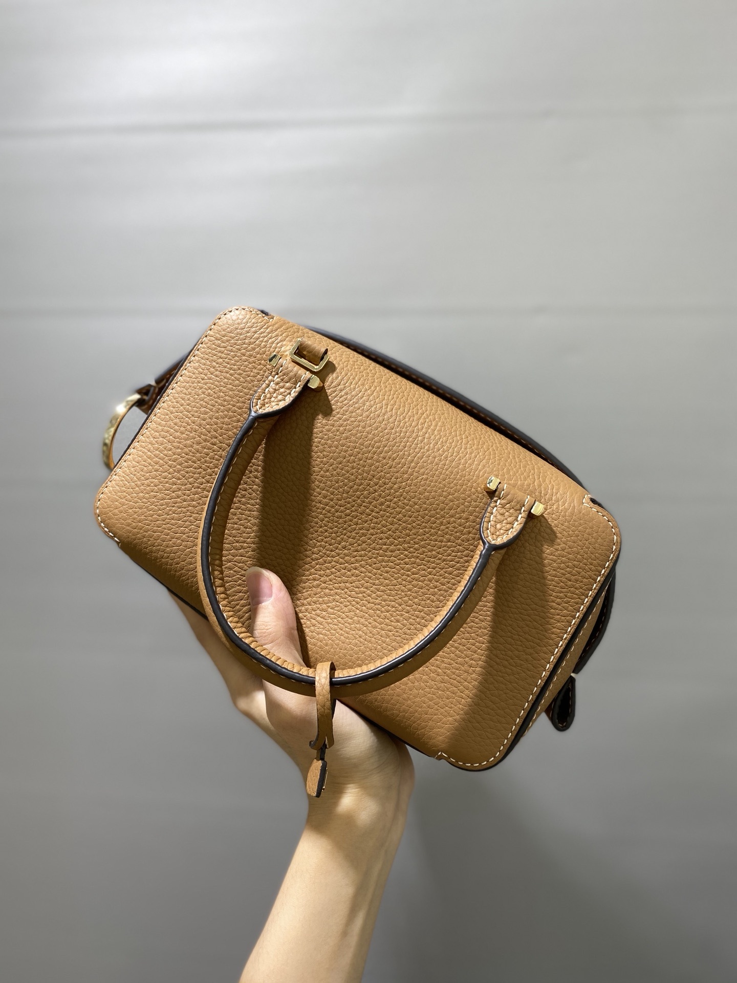 デルヴォー「Delvaux」Cool Box ハンドバッグ