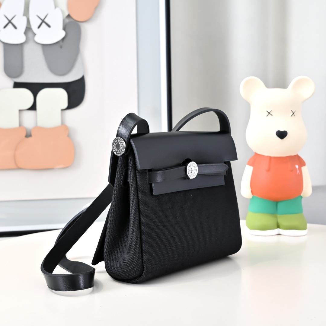 エルメス「Hermès」ミニ ハーバッグ メッセンジャー 20「Mini Herbag Bag」