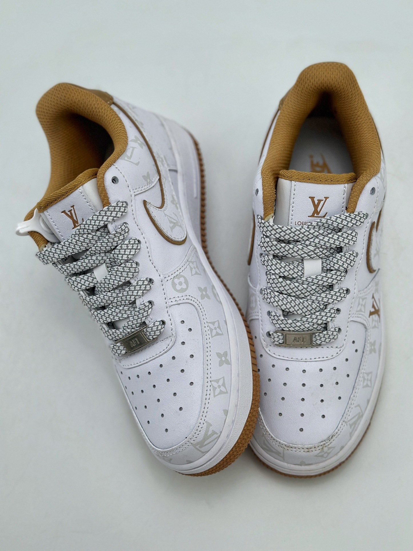 「コラボモデル」Louis Vuitton x Nike Air Force 1 Low スニーカー