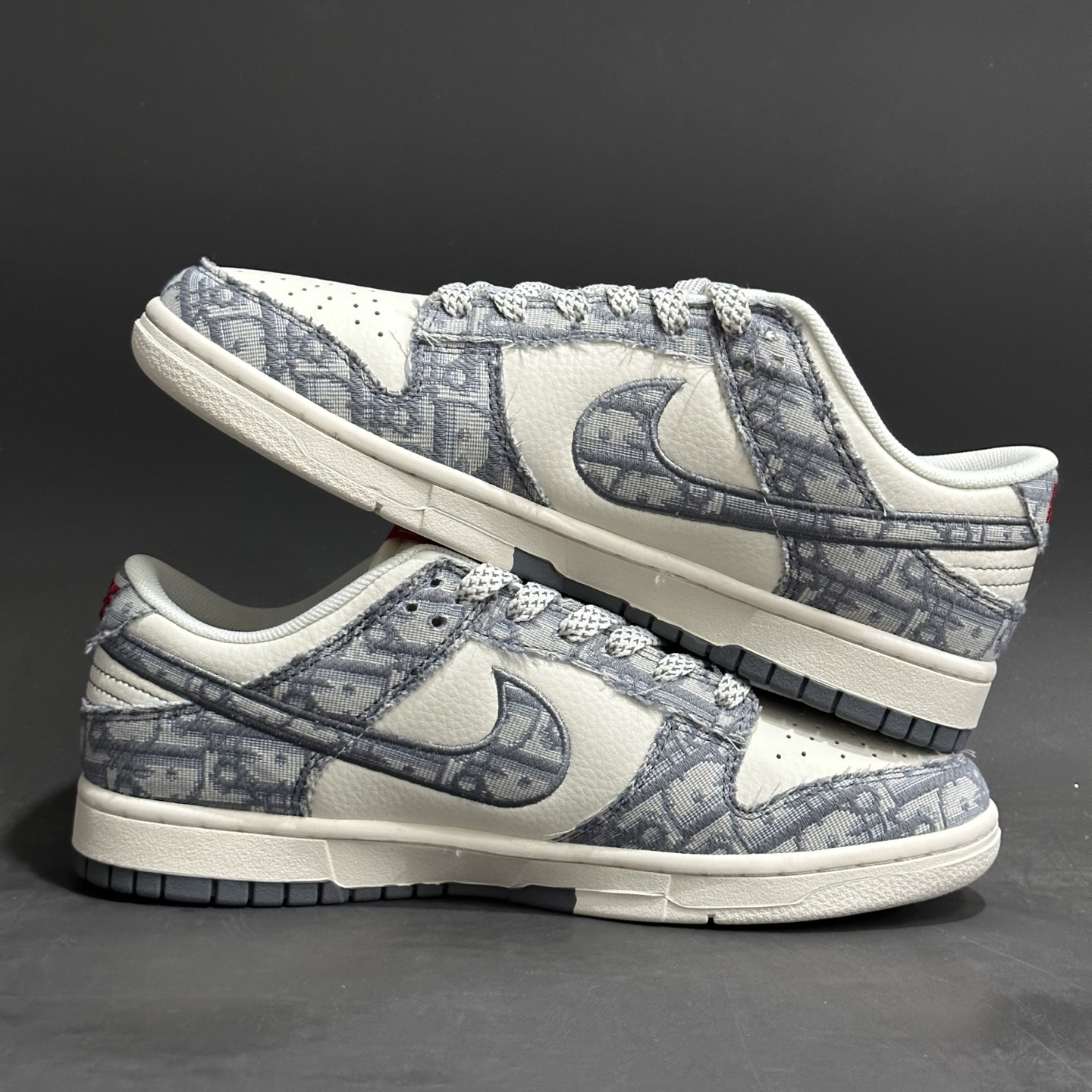「コラボモデル」Dior x Nike SB Dunk Low "White Ink Blue" スニーカー