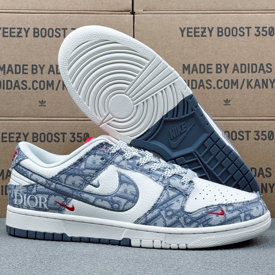 「コラボモデル」Dior x NikeSB Dunk Low "White Ink Blue" スニーカー