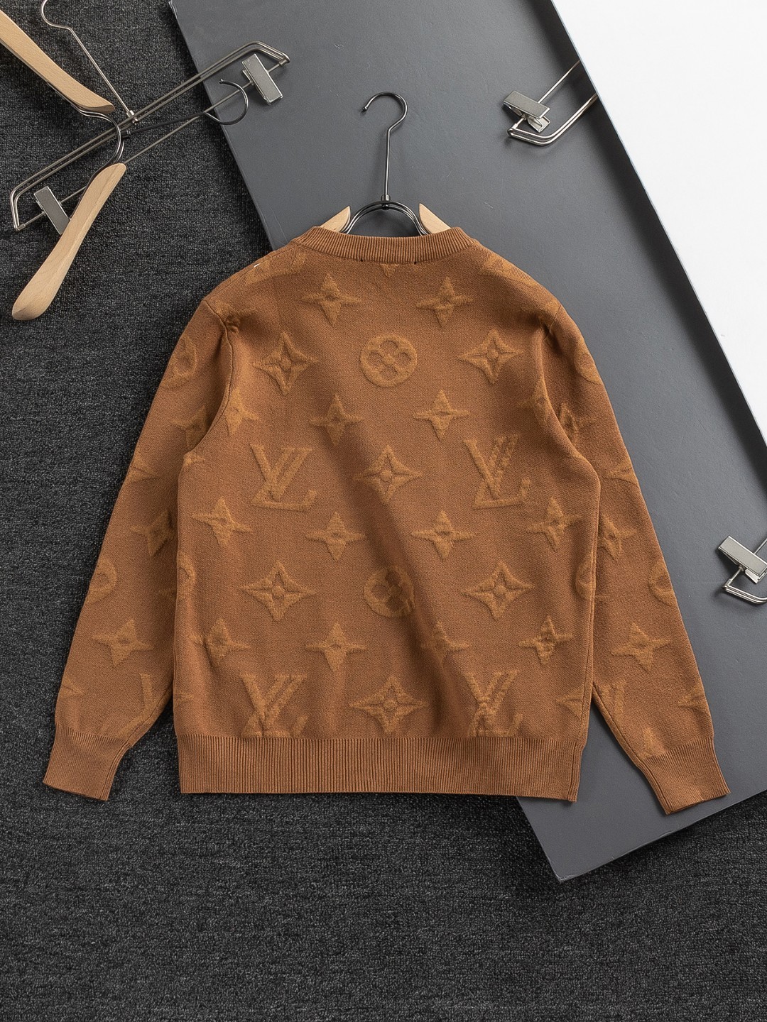 ルイ・ヴィトン「Louis Vuitton」秋冬新作ニットクルーネックセーター