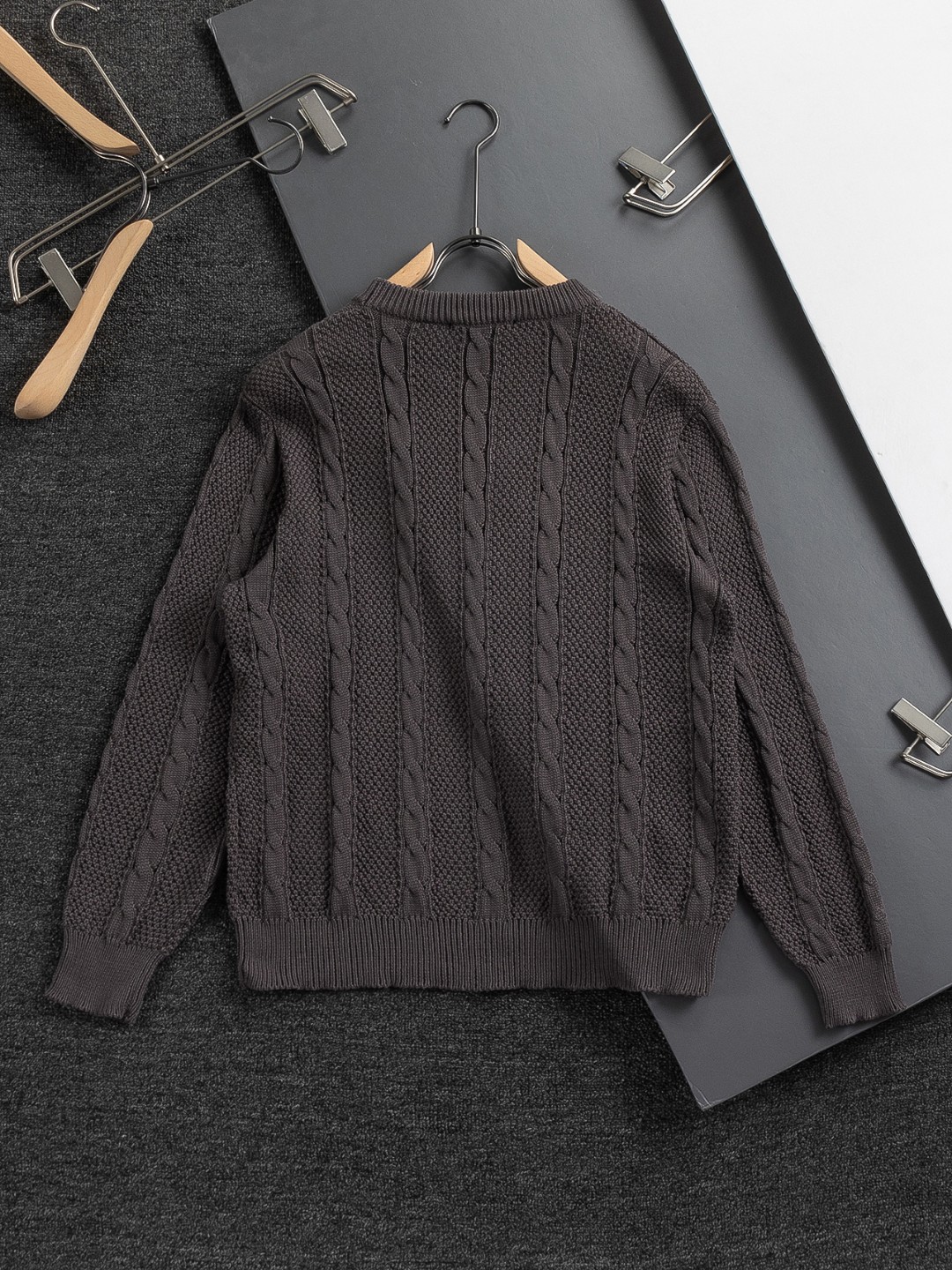 ルイ・ヴィトン「Louis Vuitton」秋冬新作ニットクルーネックセーター