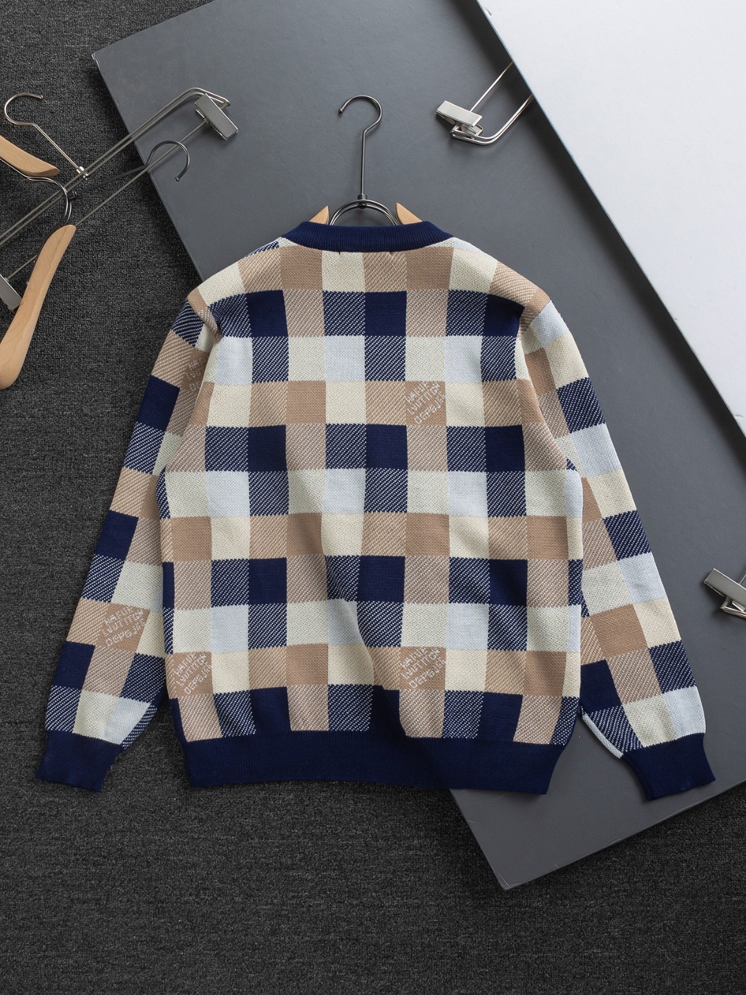 ルイ・ヴィトン「Louis Vuitton」秋冬新作ニットクルーネックセーター