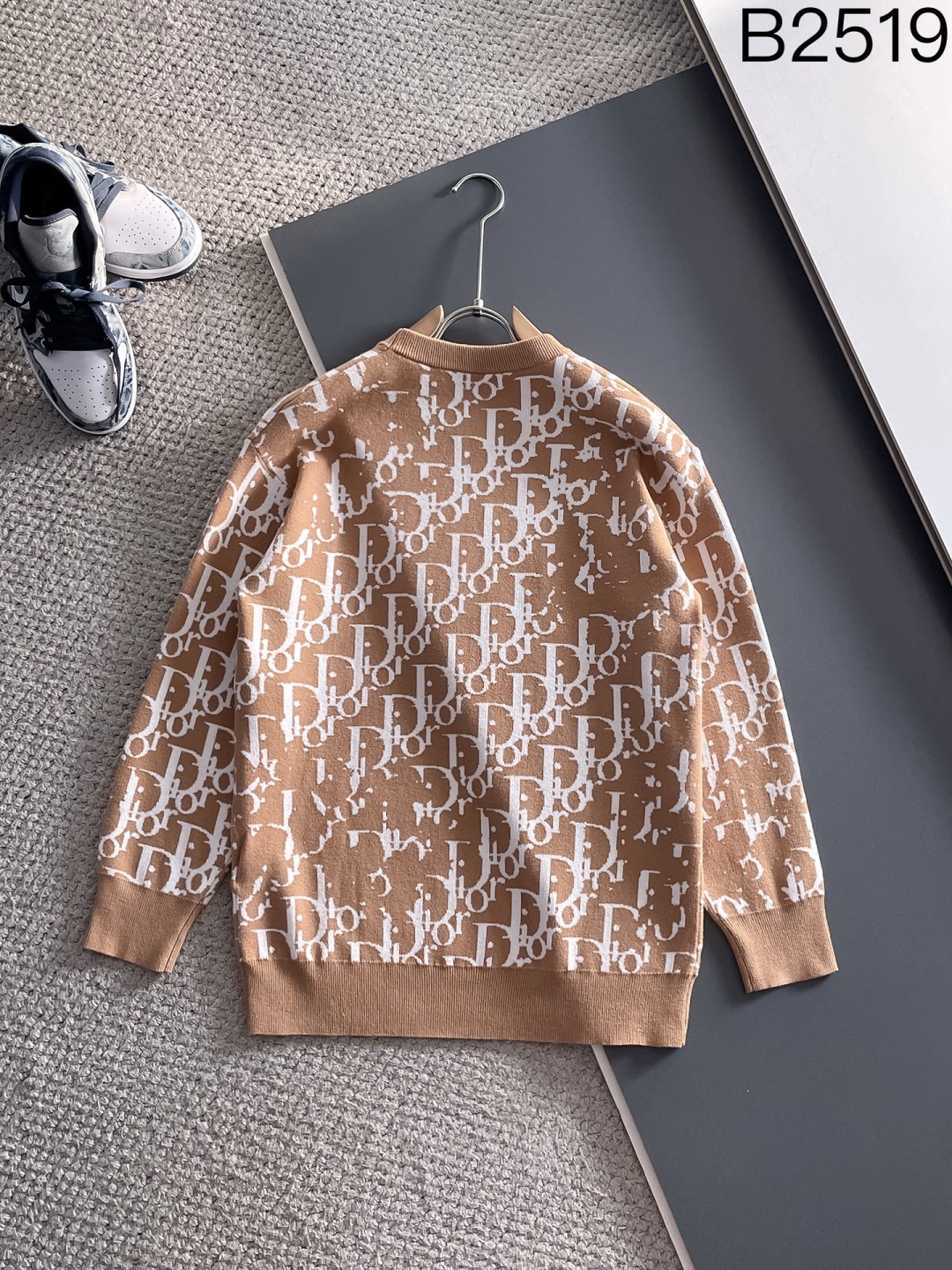 ディオール「Dior」秋冬新作ニットクルーネックセーター