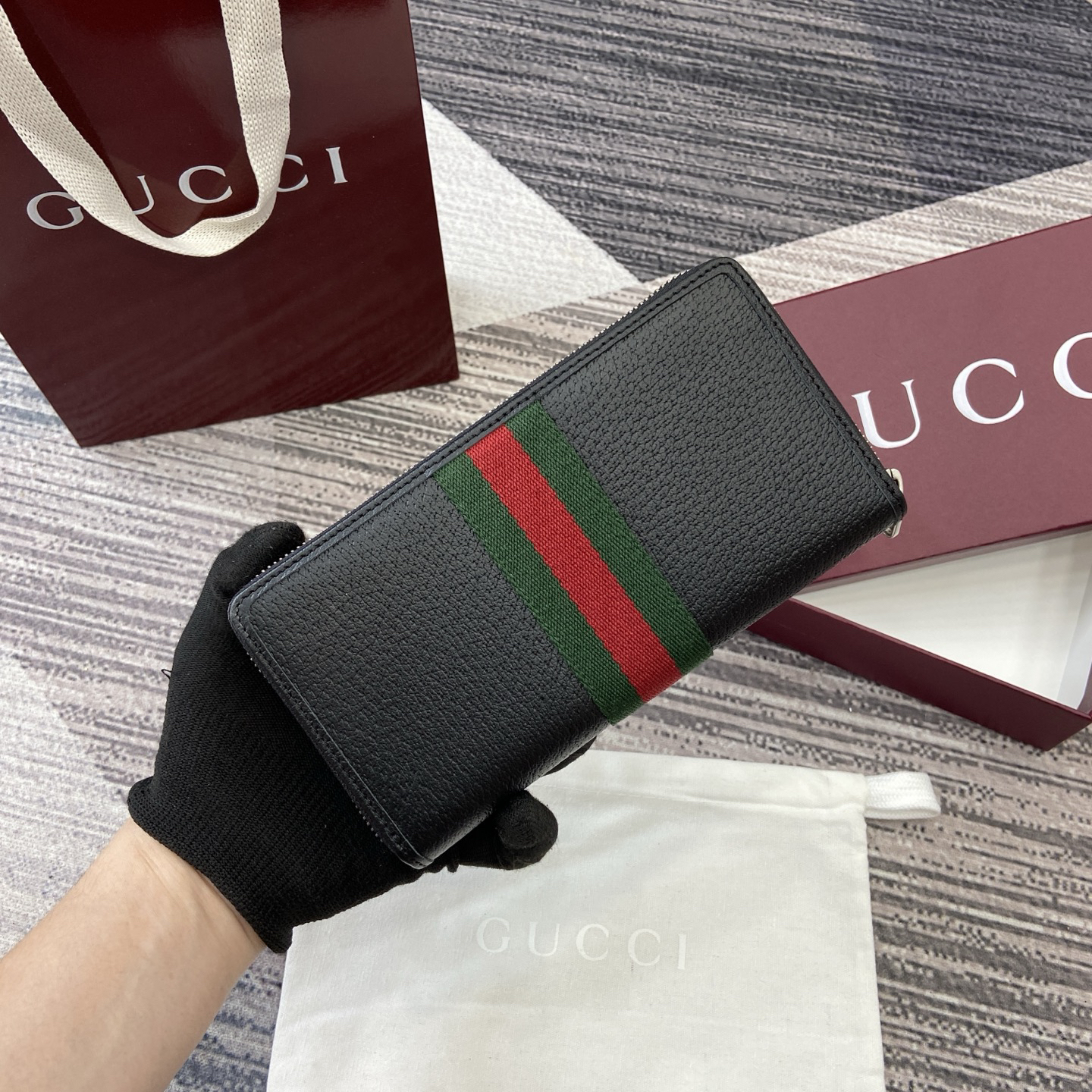 グッチ「Gucci」ジッパーウォレット