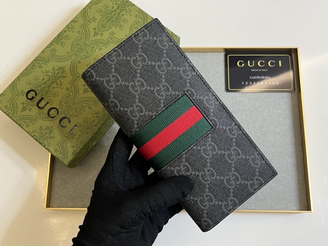 グッチ「Gucci」折りたたみロングウォレット