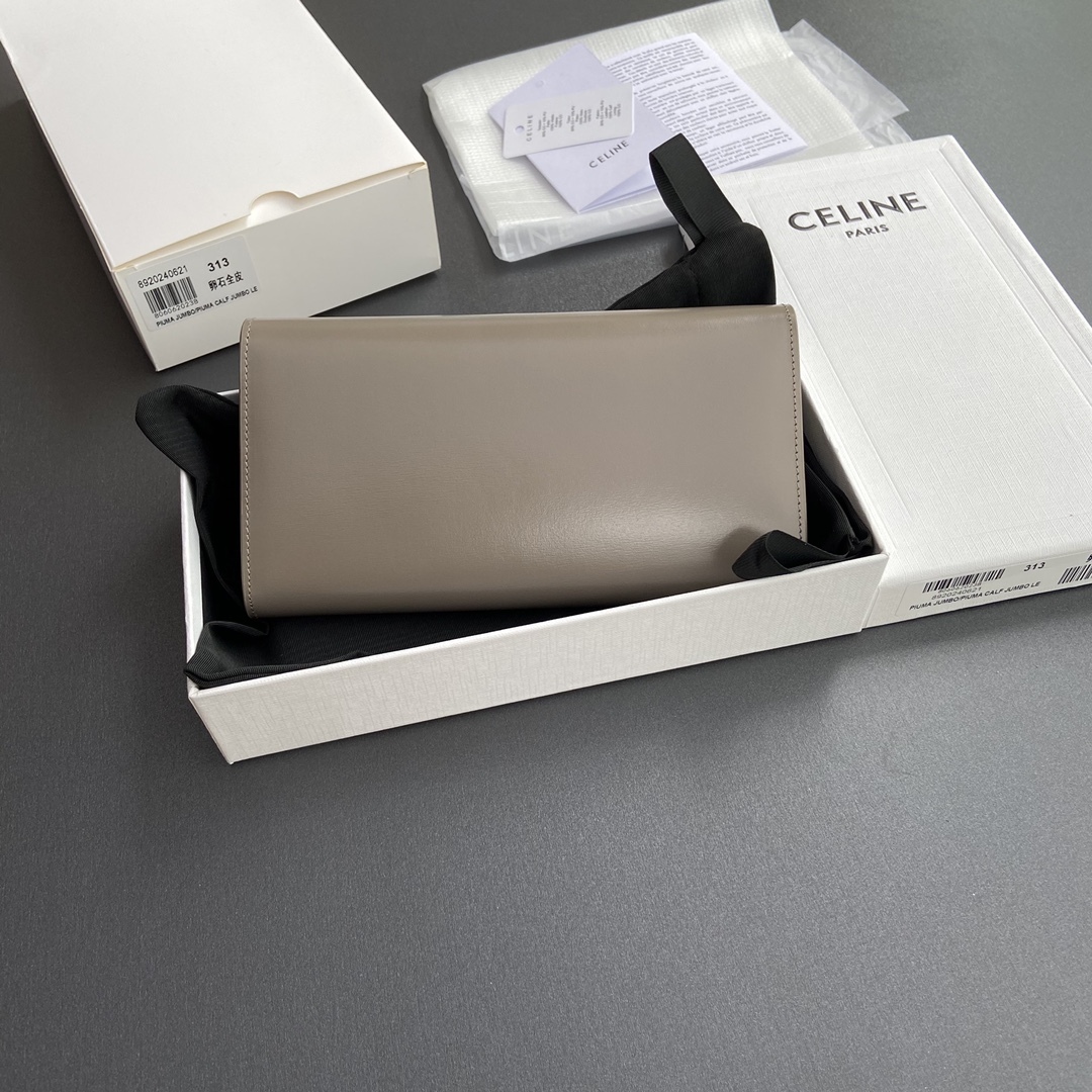 セリーヌ「Celine」TRIOMPHE光沢牛革財布
