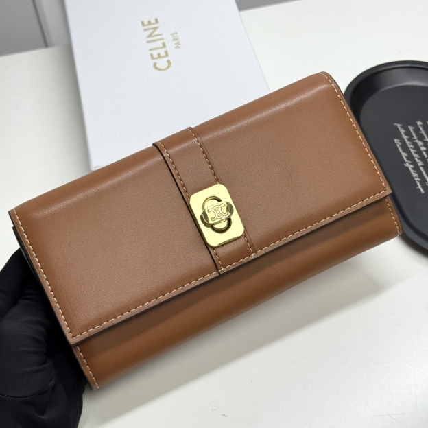 セリーヌ「Celine」ラージジップウォレット
