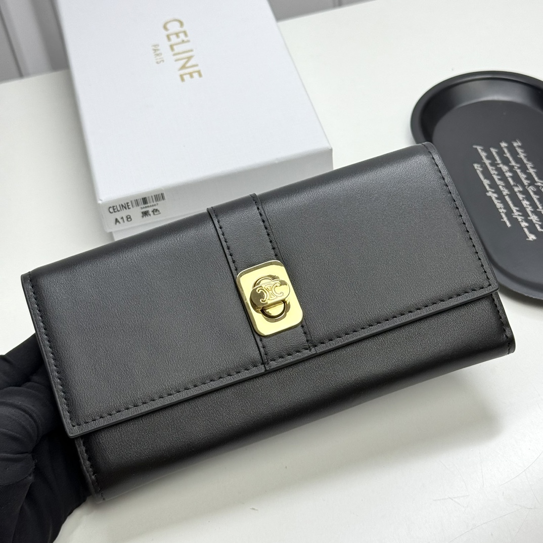 セリーヌ「Celine」ラージジップウォレット