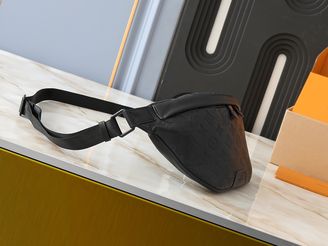 ルイ・ヴィトン「Louis Vuitton」Discovery チェストバッグ＆ウエストバッグ
