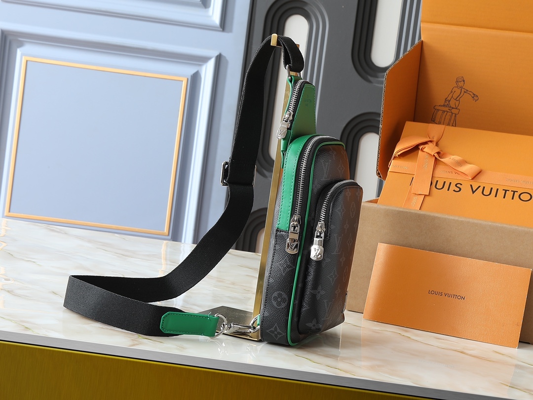 ルイ・ヴィトン「Louis Vuitton」Avenue スモールクラッチバッグ