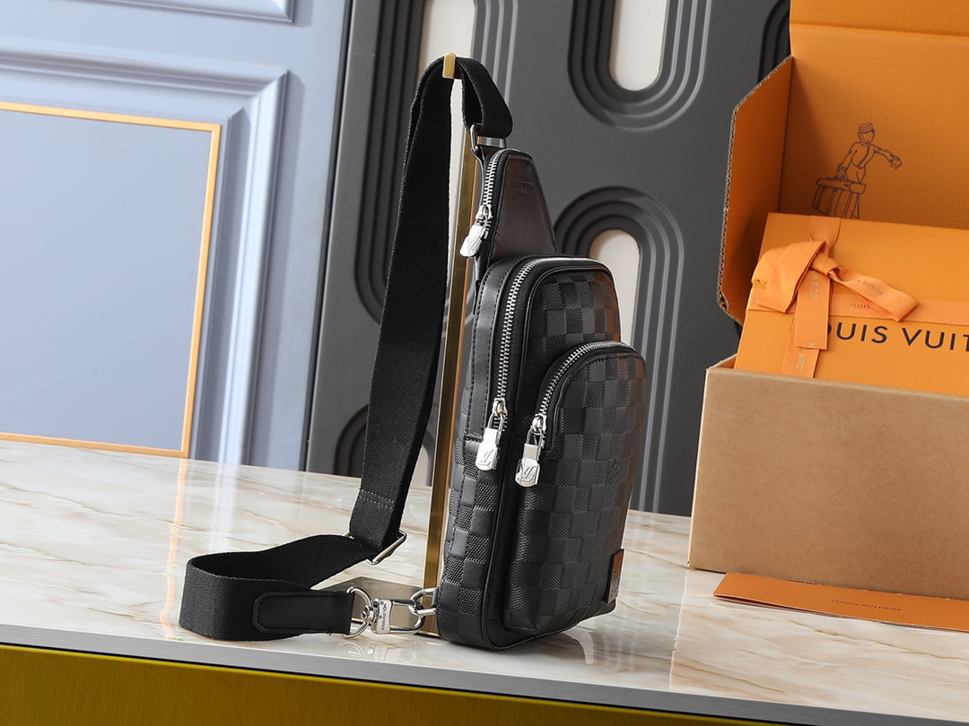 ルイ・ヴィトン「Louis Vuitton」Avenue スモールクラッチバッグ