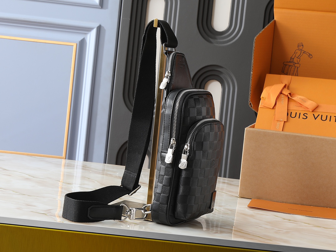 ルイ・ヴィトン「Louis Vuitton」Avenue スモールクラッチバッグ