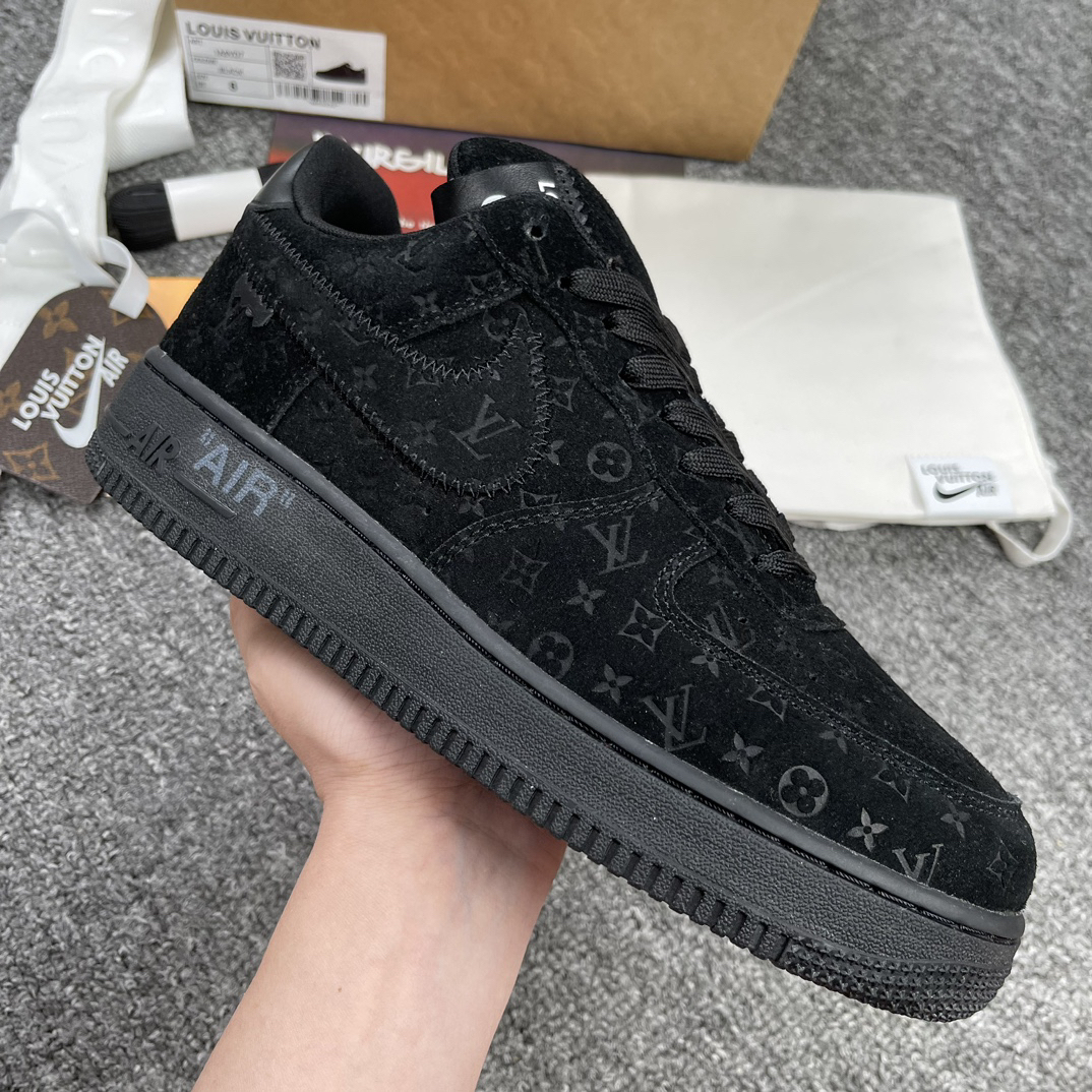 「コラボモデル」Louis Vuitton x Nike Air Force 1 Low【日本未入荷】